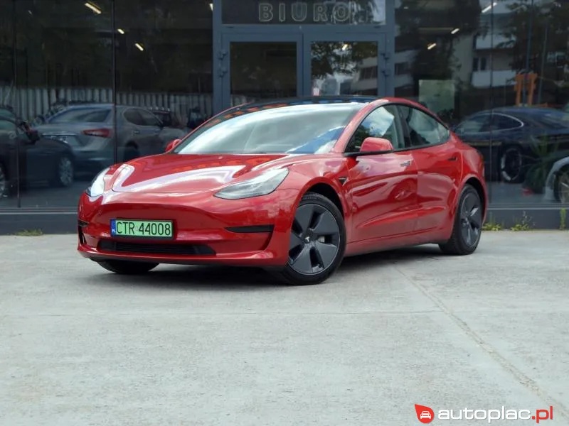 Mam 100 tys. zł na używaną Teslę Model 3. Co kupię w Polsce?